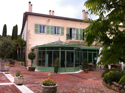 02 Restaurant und Hotel